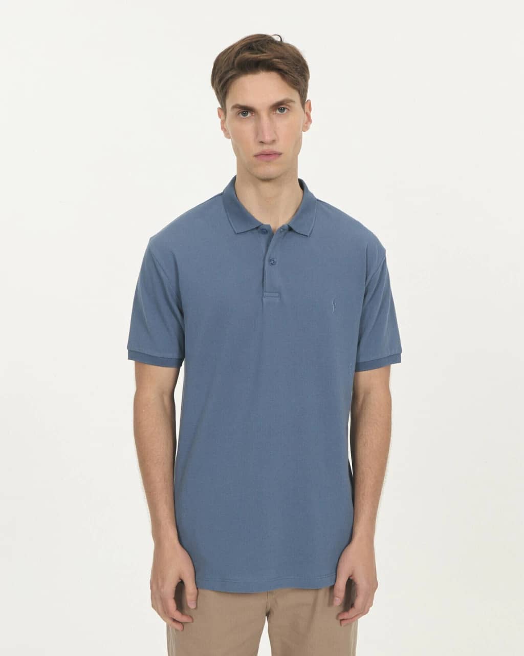 Remera Con Cuello Carilo