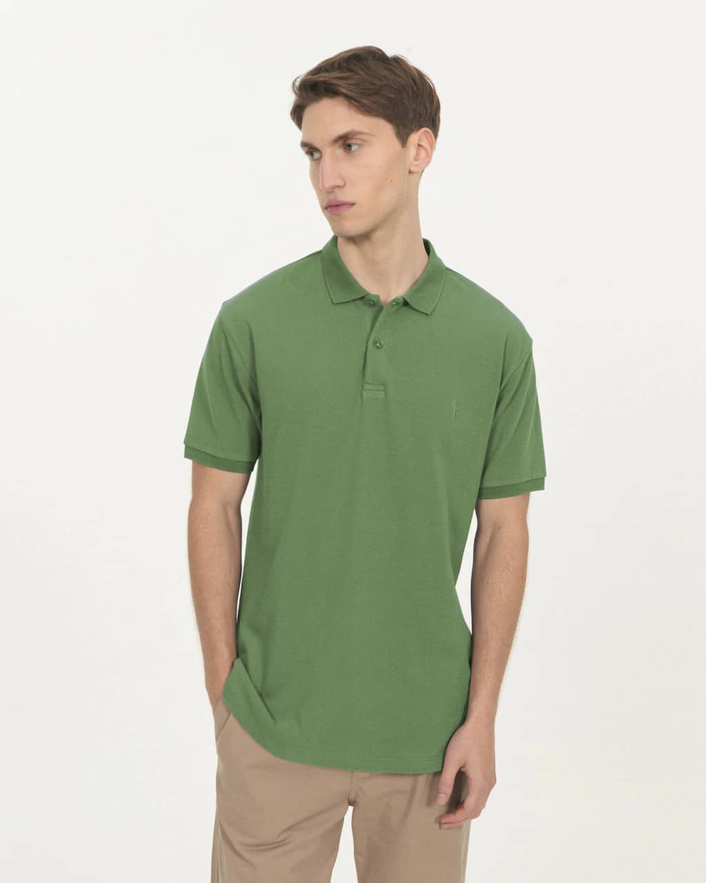 Remera Con Cuello Carilo