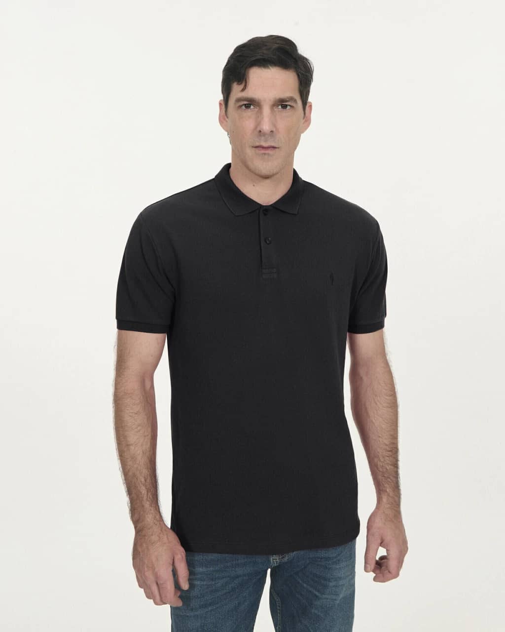 Remera Con Cuello Carilo