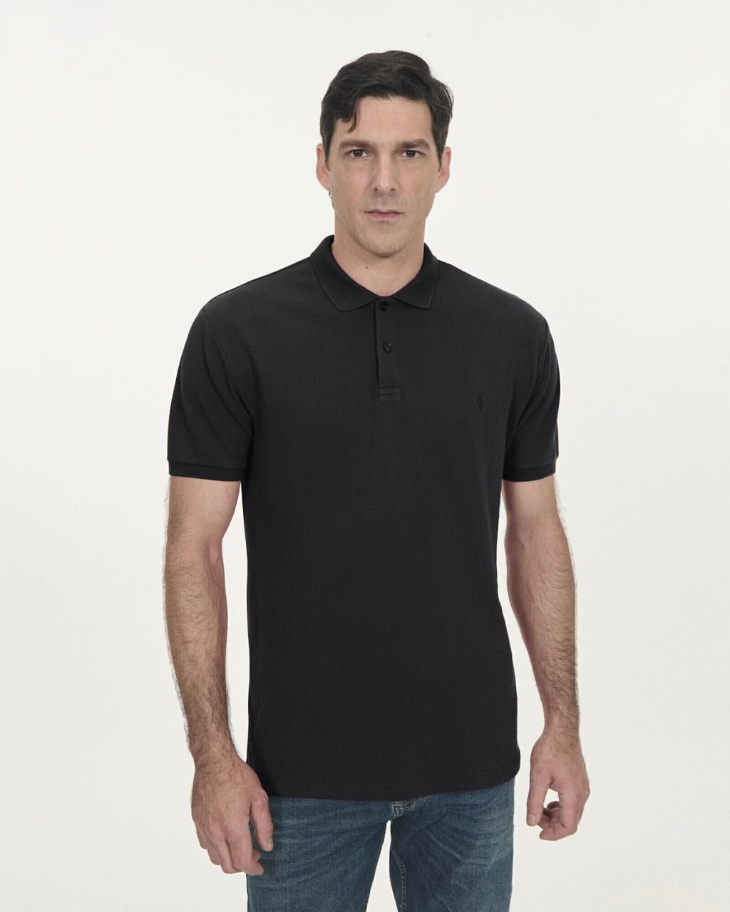 Remera Con Cuello Carilo