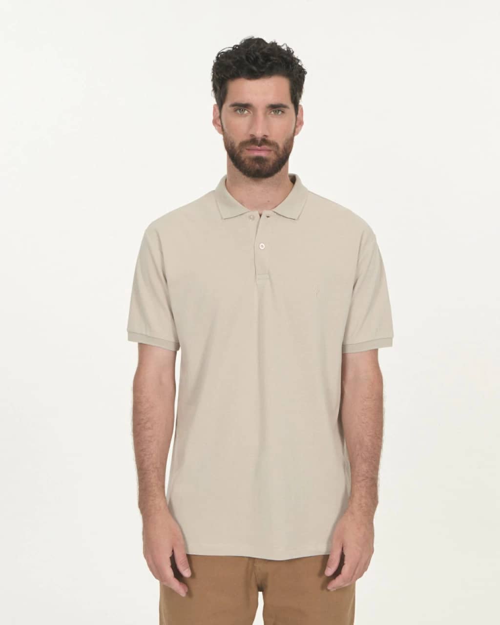 Remera Con Cuello Carilo