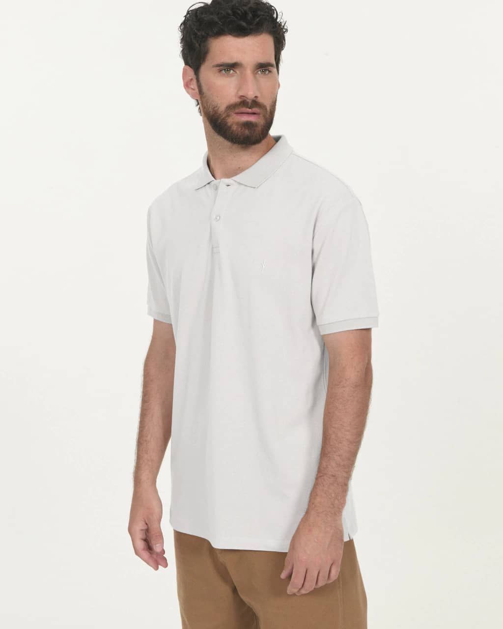 Remera Con Cuello Carilo