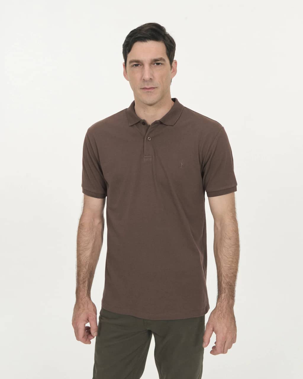 Remera Con Cuello Carilo