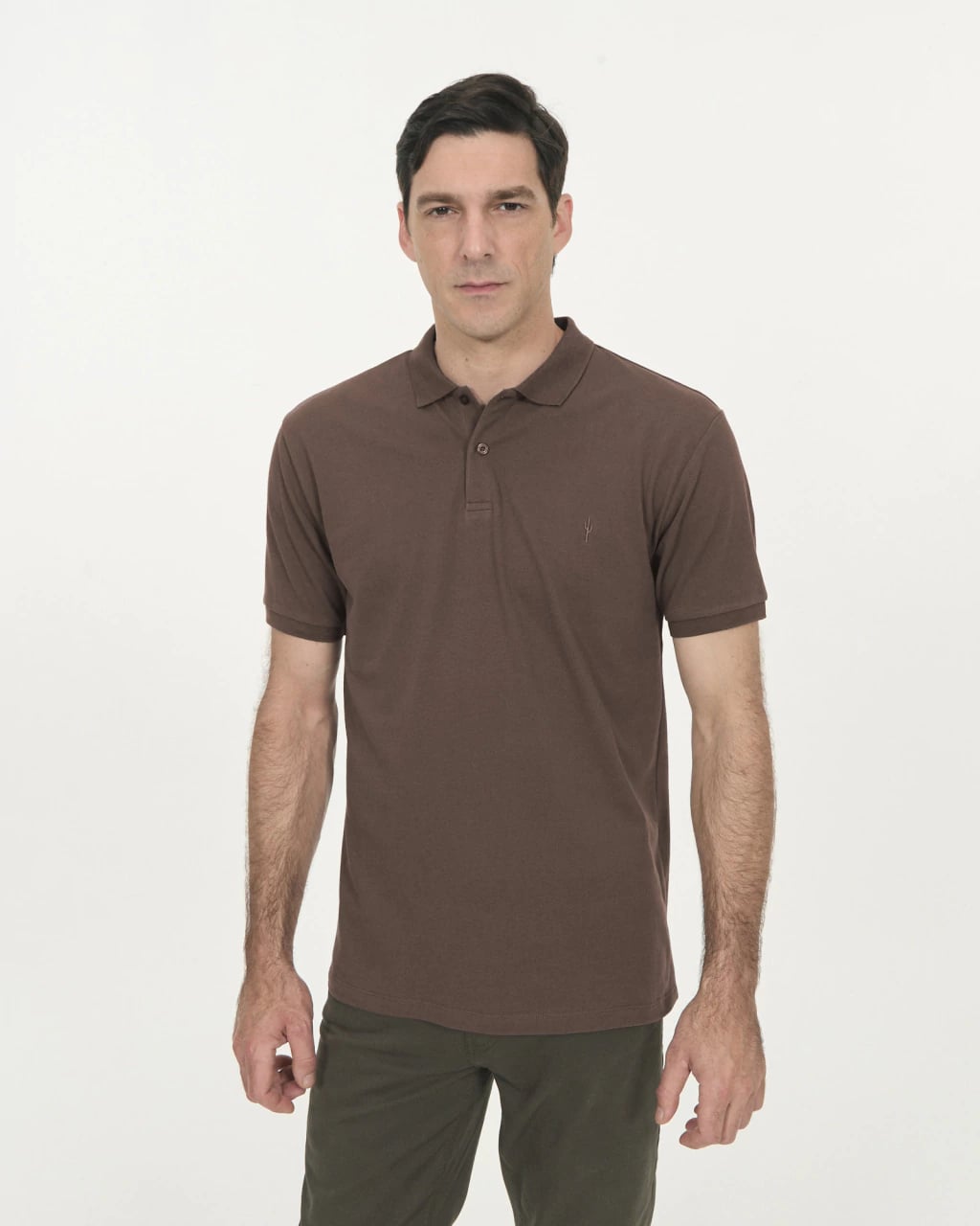 Remera Con Cuello Carilo